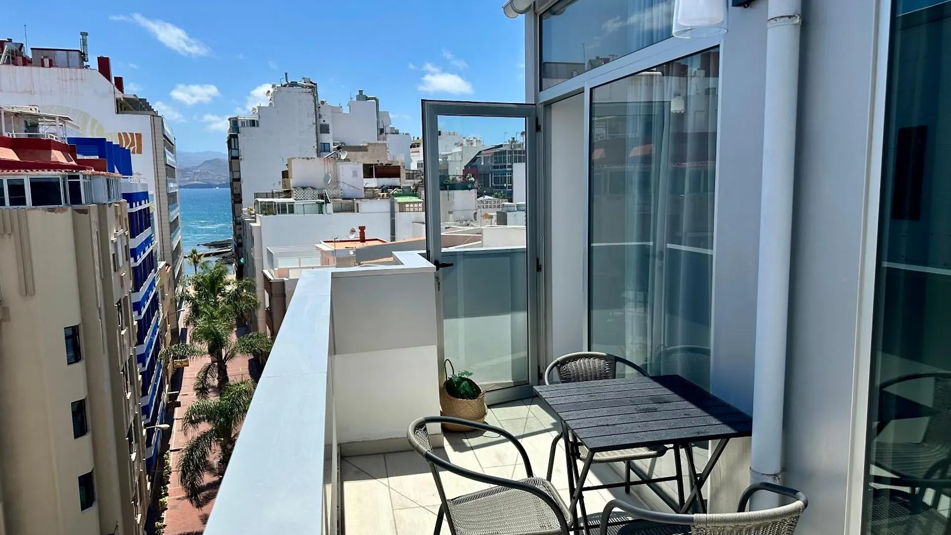 לאס פאלמס דה גראן קנאריה Escondite Sereno - 50M Las Canteras Beach 0*, לאס פאלמס דה גראן קנאריה ספרד